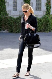 Charlize Theron's Feet (650484)