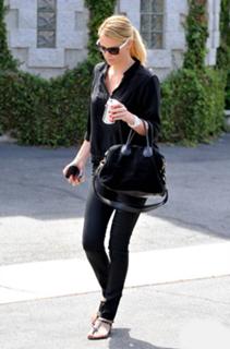 Charlize Theron's Feet (650486)