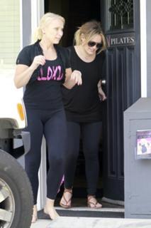 Hilary Duff's Feet (650554)