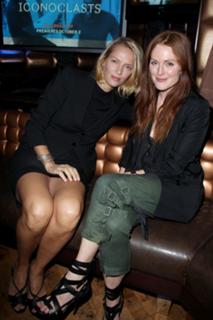 Uma Thurman's Feet (655638)