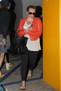 Hilary Duff's Feet (658758)