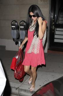 Selena Gomez's Feet (661497)