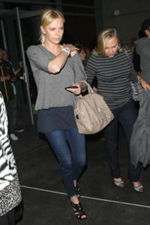 Charlize Theron's Feet (662306)