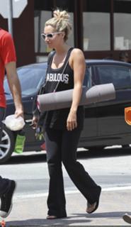 Ashley Tisdale's Feet (662651)