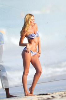 Candice Swanepoel's Feet (664571)