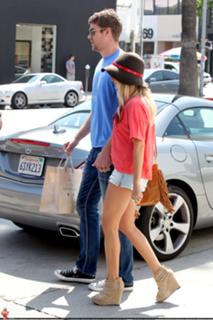 Ashley Tisdale's Feet (664913)