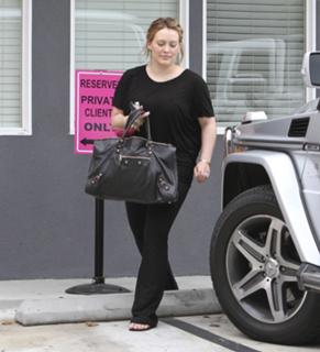 Hilary Duff's Feet (668268)