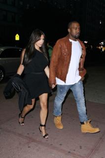 Kimberly Kardashian's Feet (671245)
