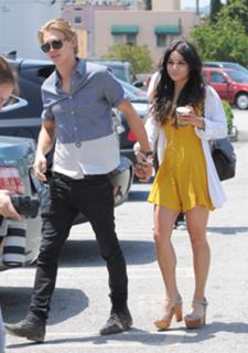 Vanessa Hudgens's Feet (671388)