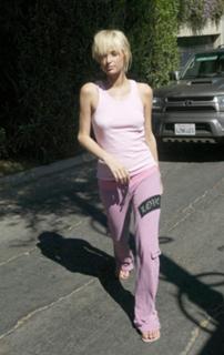 Paris Hilton's Feet (672784)