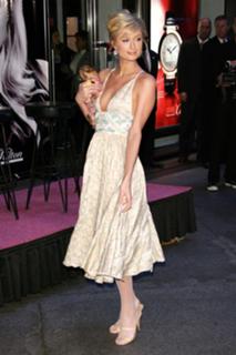 Paris Hilton's Feet (672834)