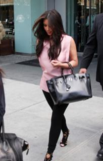 Kimberly Kardashian's Feet (672929)