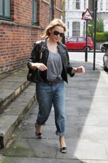 Kylie Minogue's Feet (673154)