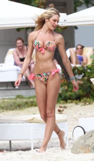 Candice Swanepoel's Feet (673347)