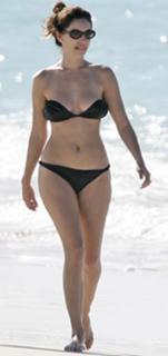 Kelly Brook's Feet (675387)