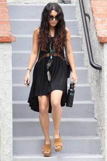 Vanessa Hudgens's Feet (675617)