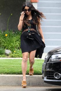 Vanessa Hudgens's Feet (675628)