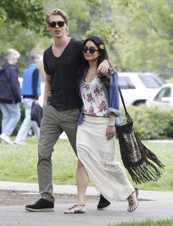 Vanessa Hudgens's Feet (676054)
