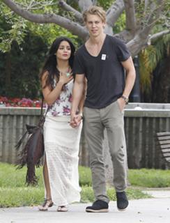 Vanessa Hudgens's Feet (676057)