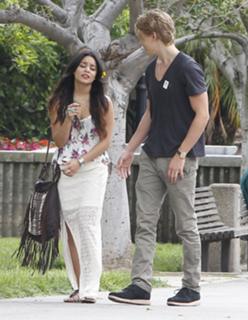Vanessa Hudgens's Feet (676064)