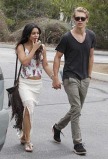 Vanessa Hudgens's Feet (676065)