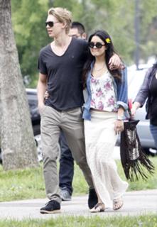 Vanessa Hudgens's Feet (676066)