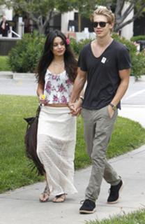 Vanessa Hudgens's Feet (676071)