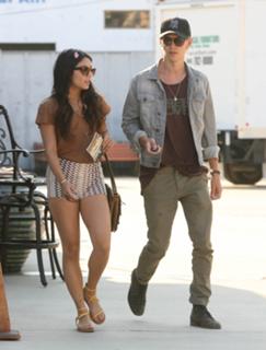 Vanessa Hudgens's Feet (678787)