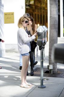 Emma Roberts's Feet (680018)