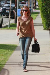 Emma Roberts's Feet (680046)