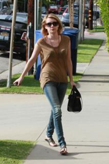 Emma Roberts's Feet (680054)