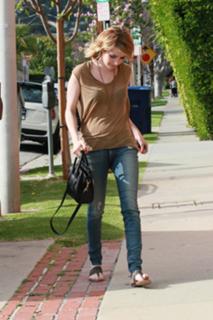 Emma Roberts's Feet (680055)