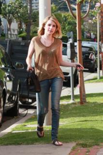 Emma Roberts's Feet (680060)