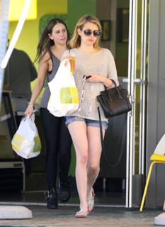 Emma Roberts's Feet (680116)
