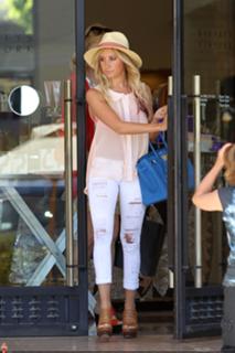 Ashley Tisdale's Feet (682720)