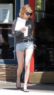 Emma Roberts's Feet (684169)