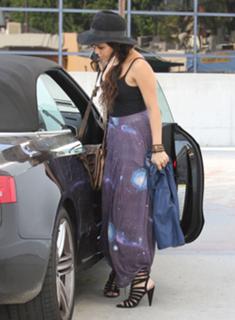 Vanessa Hudgens's Feet (684546)