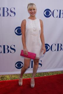 Kaley Cuoco feet | FeetDatabase.com