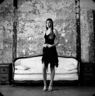 Peyton List's Feet - Photos, Shoe Size, and More | FeetDatabase.com