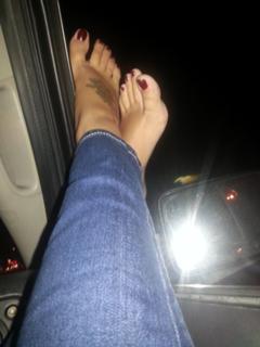 Layla Luxx's feet