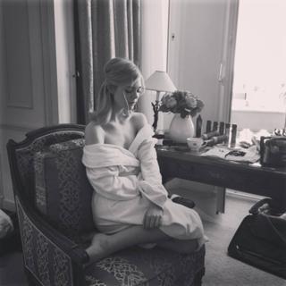 Elle Fanning's Feet - Photos, Shoe Size, and More | FeetDatabase.com