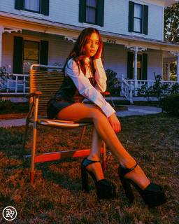 Jenna Ortega's Feet - Photos, Shoe Size, and More | FeetDatabase.com