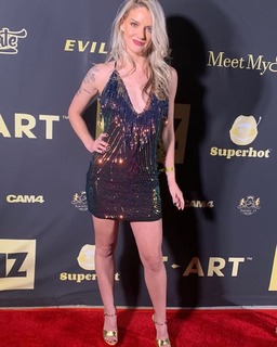Allie Awesome's feet
