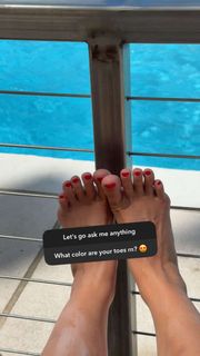 Photo galleries - wikiFeet X