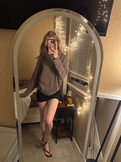 Makenna Kelly's feet